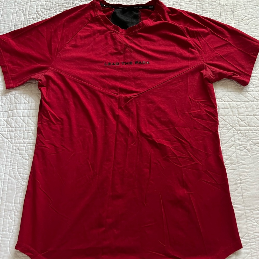 Squat Wolf Lead The Pack Men's Medium Red Fitted Shirt